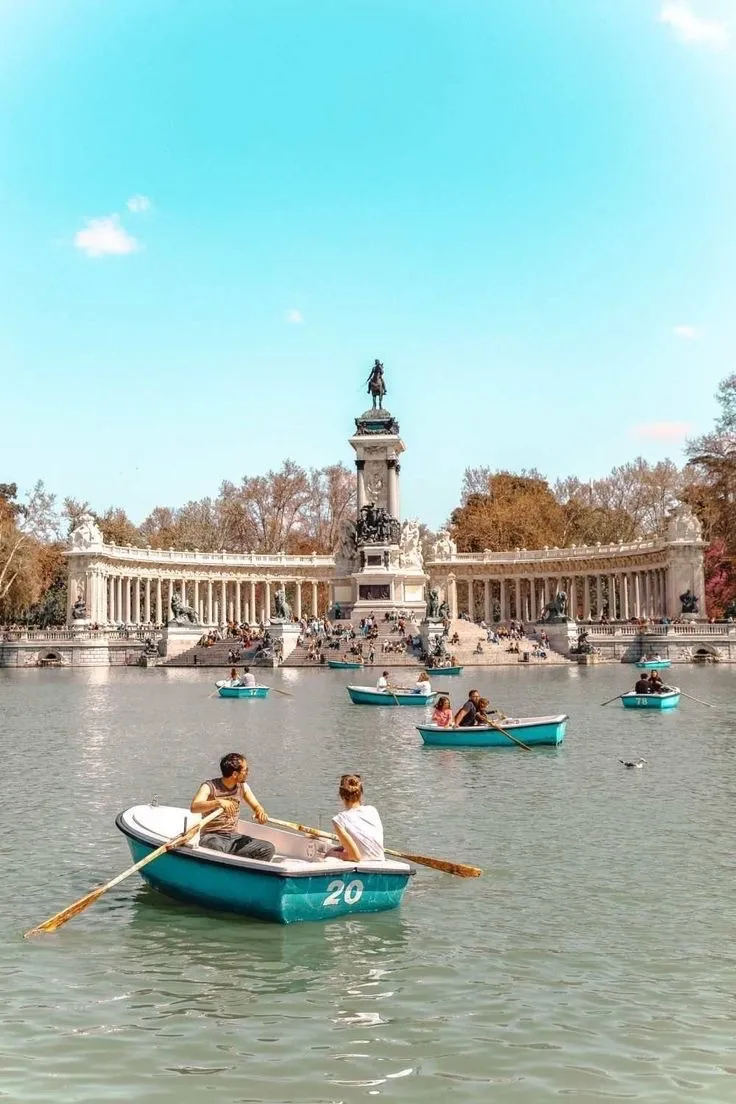 Passeio de barco no Parque do Retiro